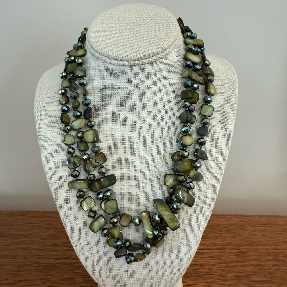 Elegant Green Stone Necklace and Earring Set